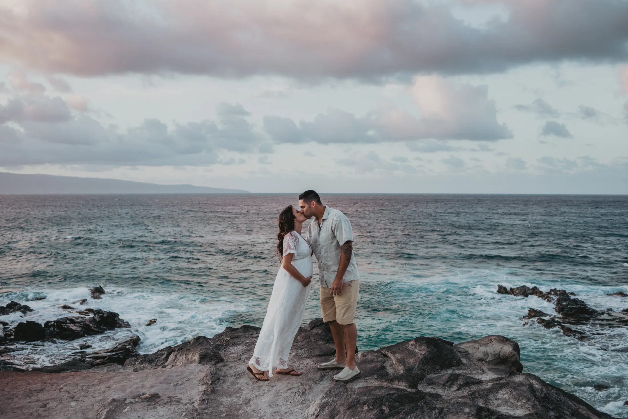 Couple photographed on Maui by Jessie Hawaii Photography