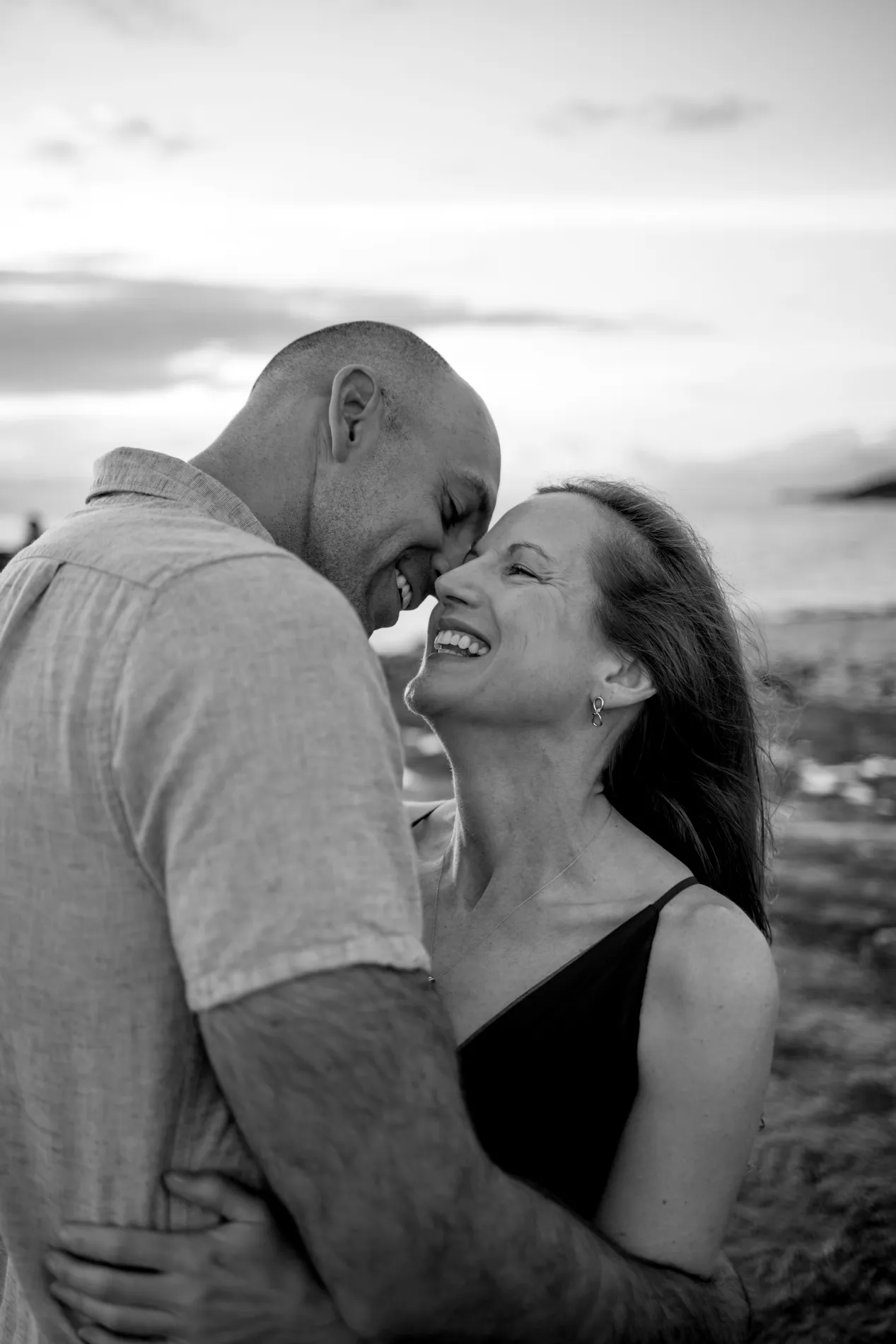 Couple photographed on Maui by Jessie Hawaii Photography