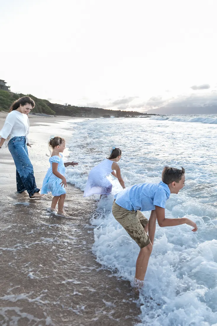 Family photographed on Maui by Jessie Hawaii Photography