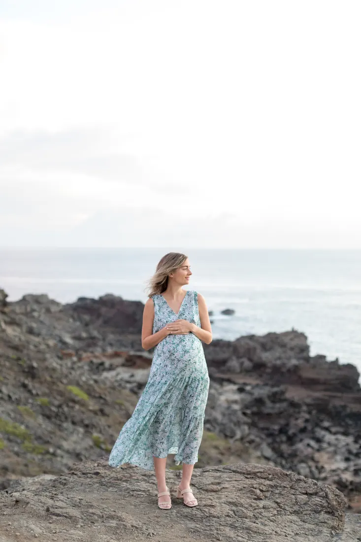 Maui maternity photo by Jessie Hawaii Photography