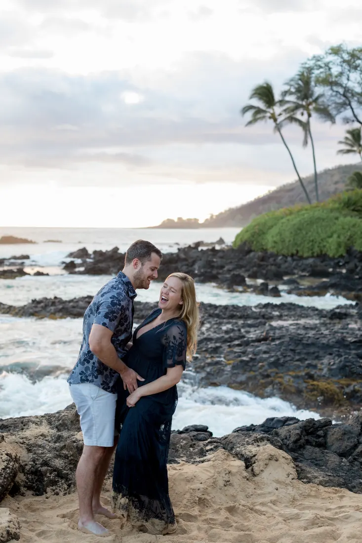 Maui maternity photo by Jessie Hawaii Photography