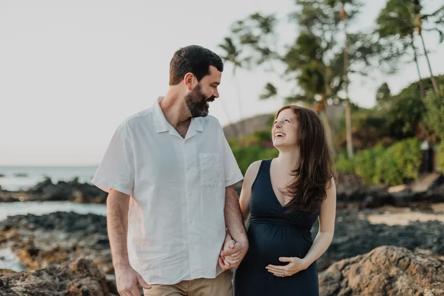 Maui maternity photo by Jessie Hawaii Photography