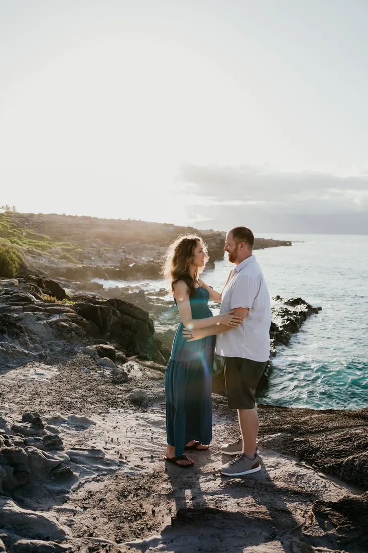 Maui maternity photo by Jessie Hawaii Photography