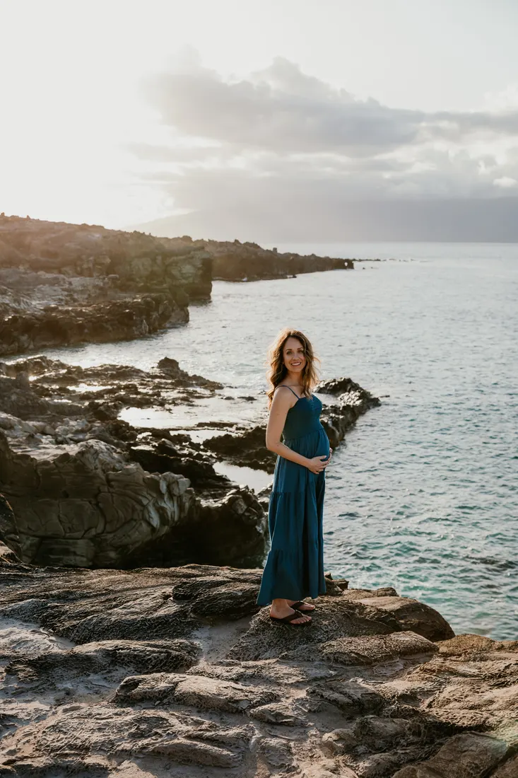 Maui maternity photo by Jessie Hawaii Photography