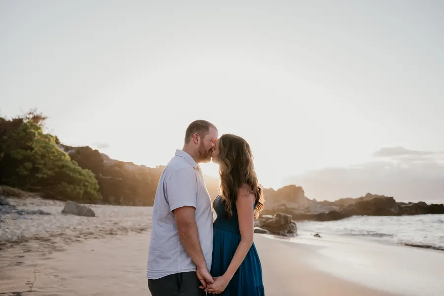 Maui maternity photo by Jessie Hawaii Photography